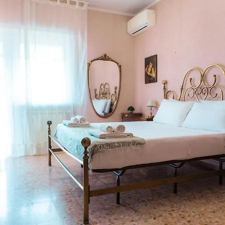 Casa Maresa Family House Metro A Apartment
